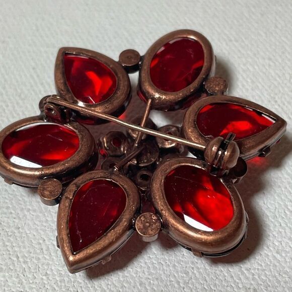 Vintage copper and faux ruby flower brooch - Picture 5 of 5